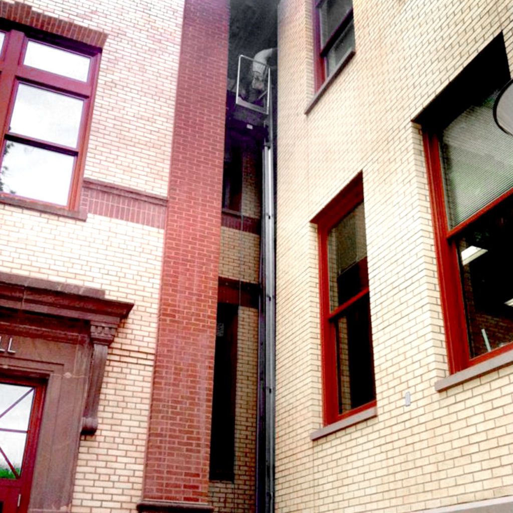 PowerMast Mast Climber Efficient. Fast. Compact